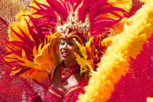Farbenfrohe Kostüme zum Karneval in Martinique