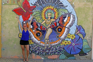 Beeindruckendes Mosaik einer Karnevals-Nymphe in San Nicolas