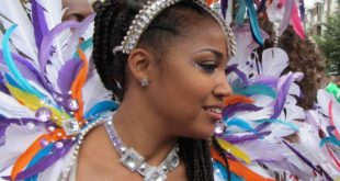 Farbenfrohe Kostüme zum Crop Over Festival in Barbados